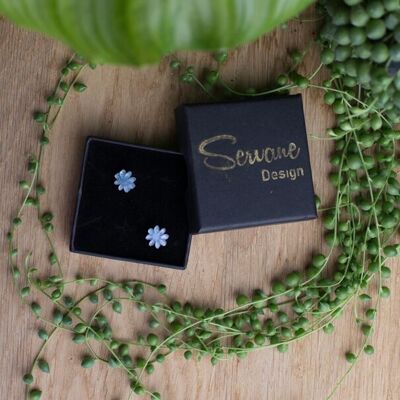 Stud earrings - Flower - Pearly blue