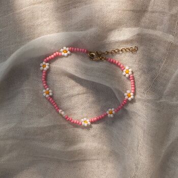 Fia - Bracelet d'été en perles roses et fleurs de marguerite 3