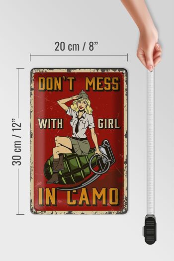 Plaque en étain Pinup 20x30cm Don`t mess with Girl in camo 4