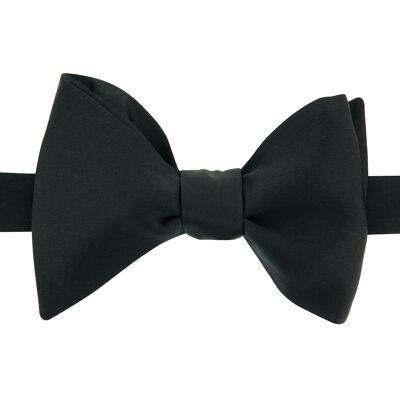 Black Silk Bow Tie / Classic Shape
