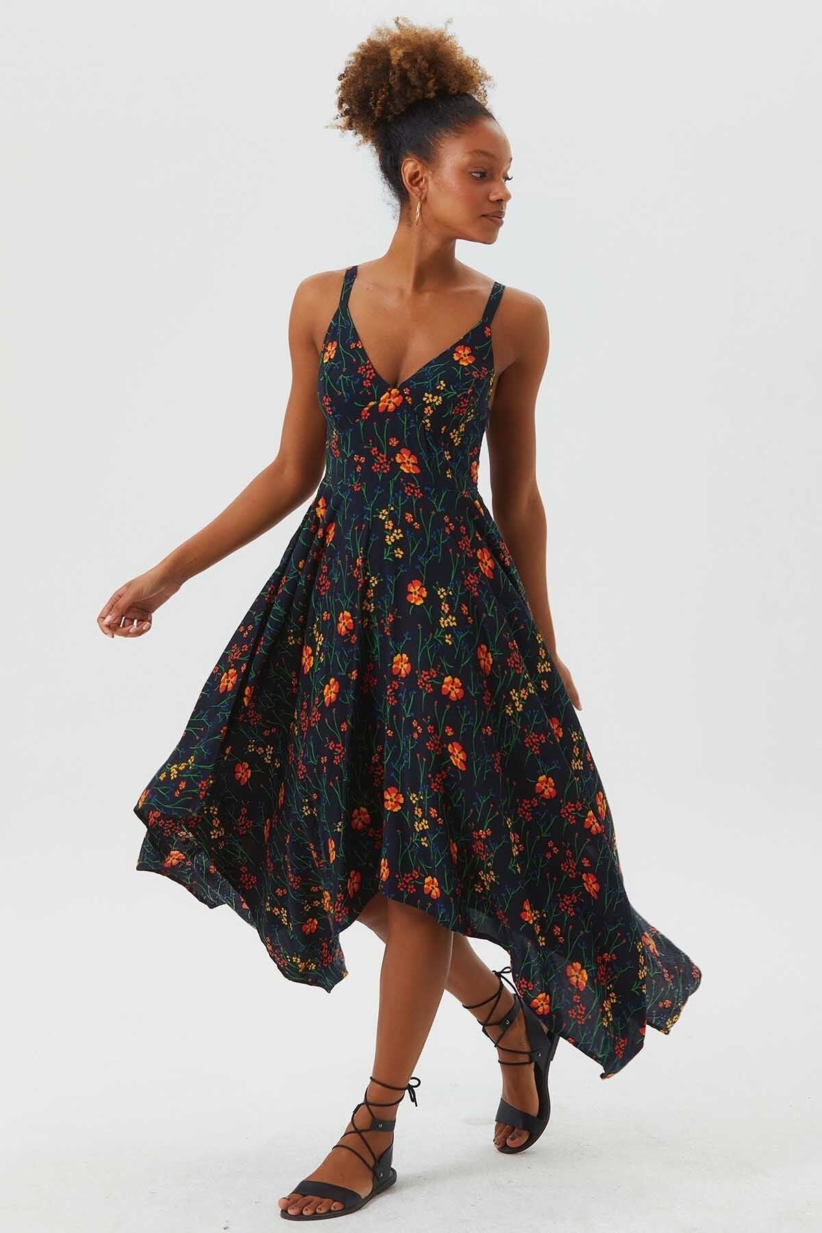 Robe Bohème Asymétrique Col V Noir