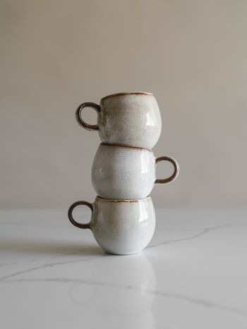 Mug beige à paillettes 1