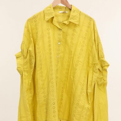 Camisa oversize con bordado inglés en algodón REF. 5689