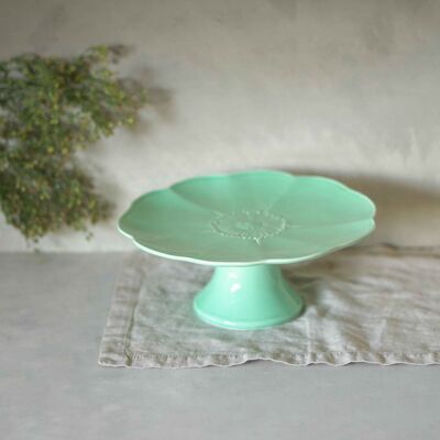 Cake plate with flower foot