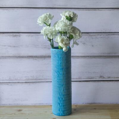 Vase mit breitem Wellenrelief