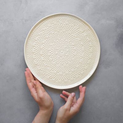 crochet cake plate