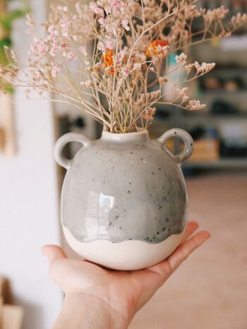 Vase en céramique en grès avec anses et vagues 8