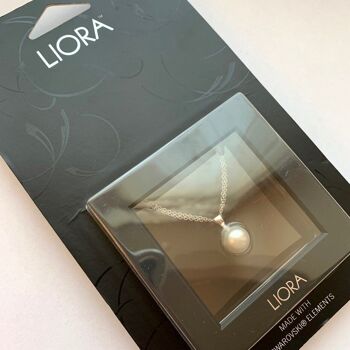 Colliers de perles Liora réalisés avec des éléments Swarovski 4