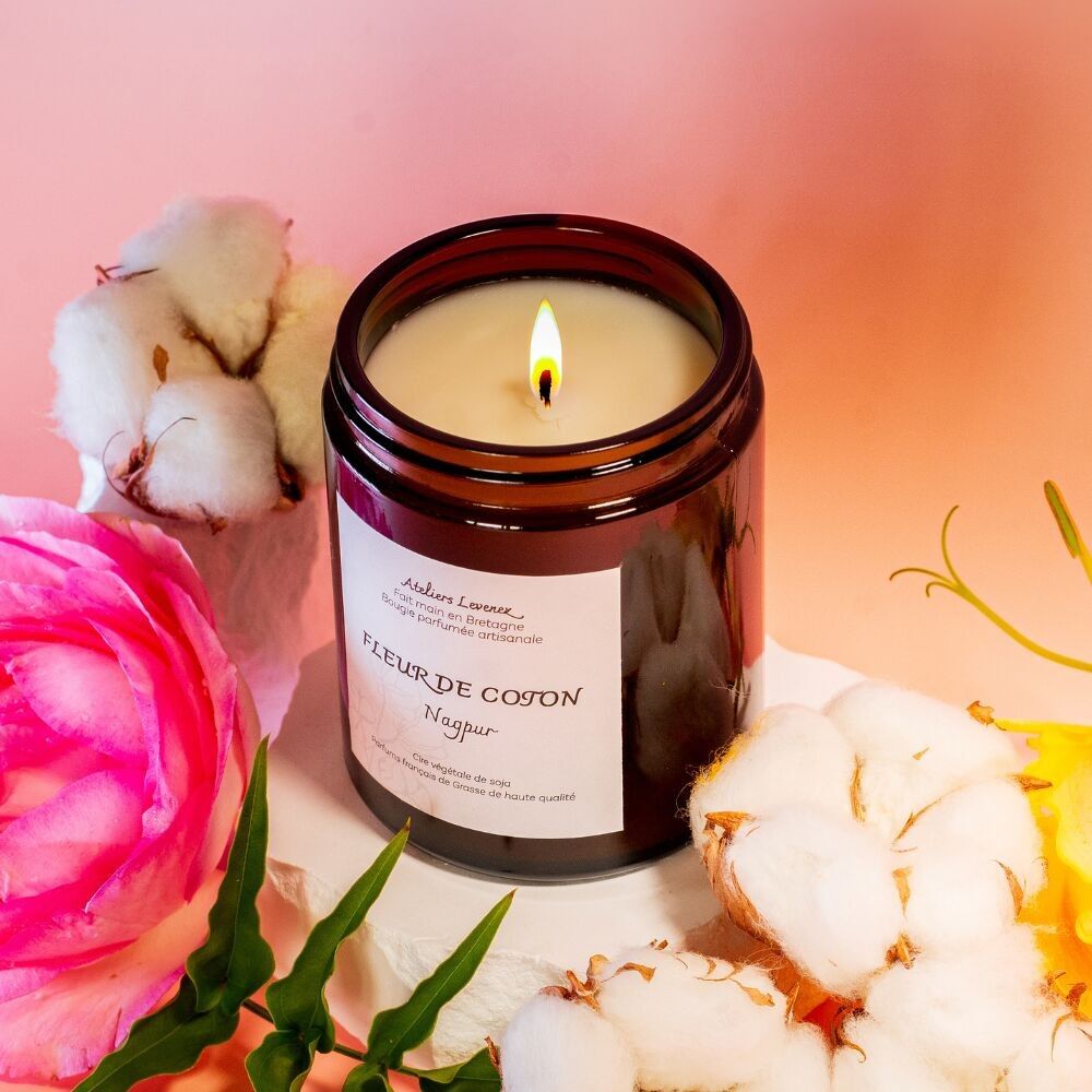Cotton Flower scented candle in apothecary pot