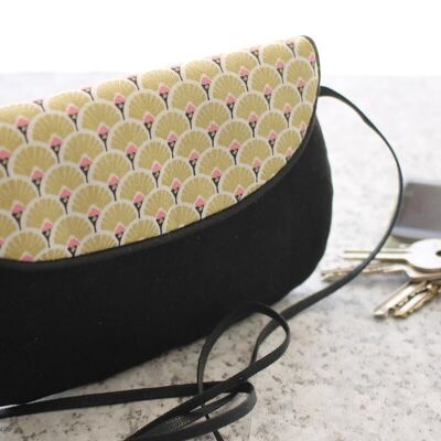 Black poketto bag with gold fans