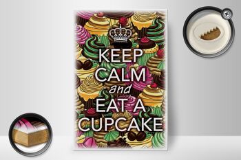 Panneau en bois disant 20x30cm Keep Calm and eat a Cupcake 2