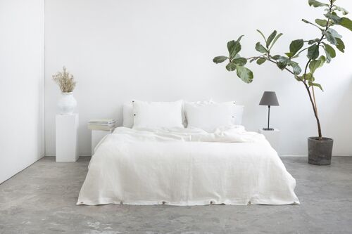 Linen Bedding Set with coconut buttons in White (Single)