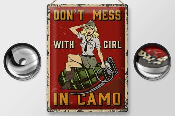 Plaque en tôle Pinup 30x40cm Don`t mess with Girl in camo 2