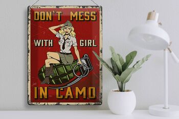 Plaque en tôle Pinup 30x40cm Don`t mess with Girl in camo 3