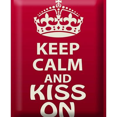 Targa in metallo con scritta "Keep Calm and Kiss on Gift" 30x40 cm