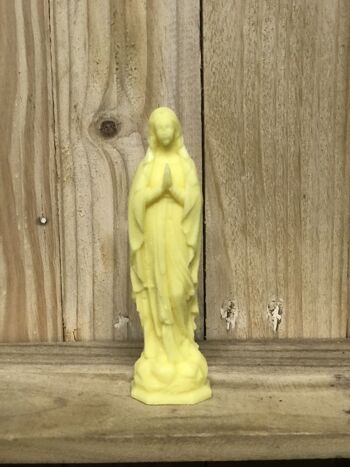 Madone (vierge Marie) en cire coloris jaune citron 3