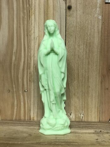 Madone (vierge Marie) en cire coloris vert acidulé 1