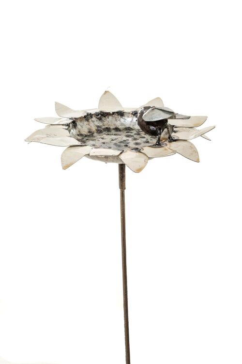 ZIMBA ARTS METAL ROBIN ON SUNFLOWER BIRDFEEDER ON STICK