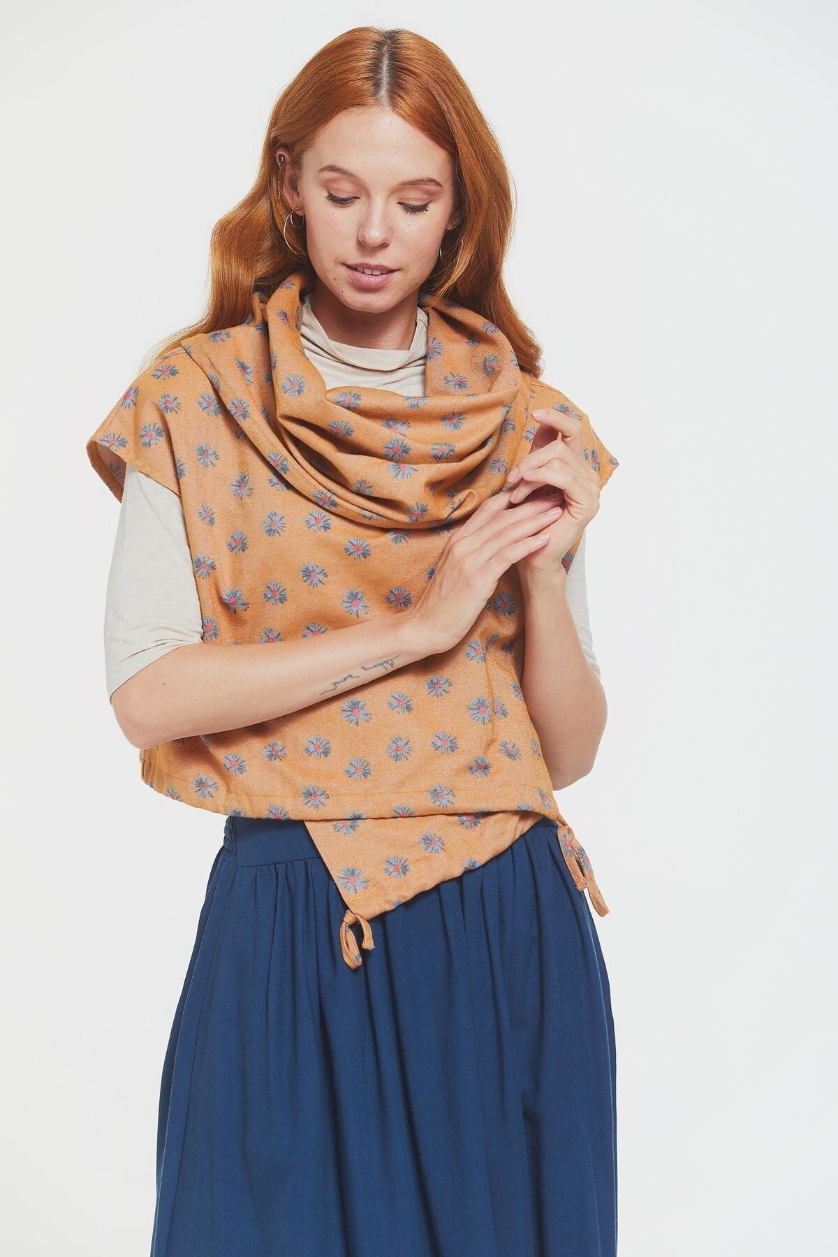 Top corto estampado de otoño Amarillo