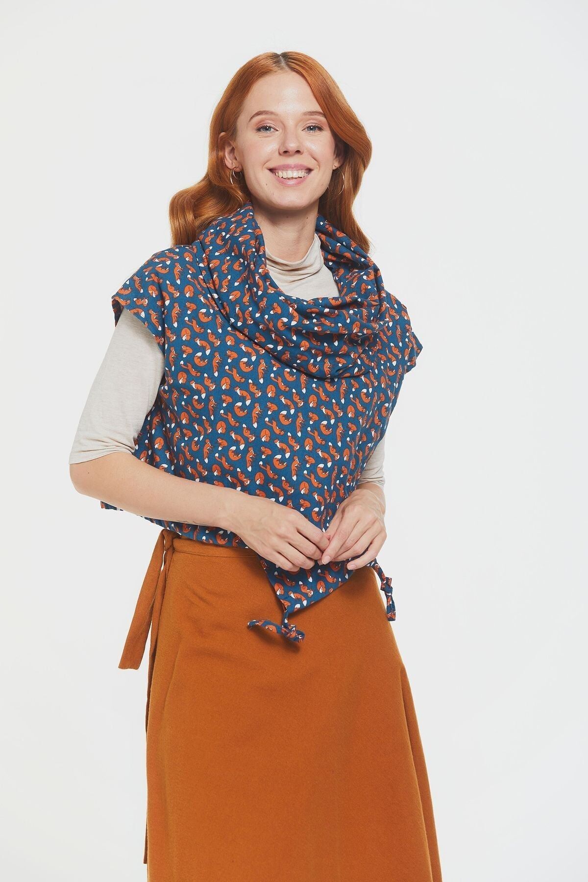 Top Corto De Otoño Estampado Azul Oscuro