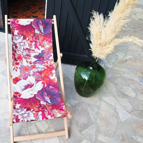 Chaise d'extérieur en bois et toile fleurie