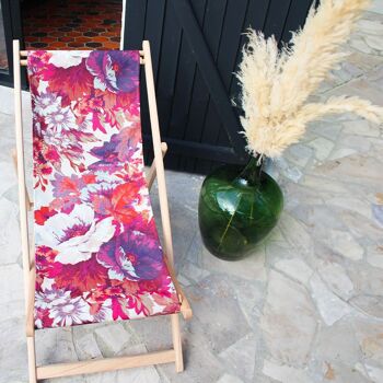 Chaise d'extérieur en bois et toile fleurie 1