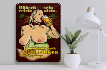 Plaque en tôle Pinup 30x40cm Jolie ne suffit pas pour boire de la bière 3