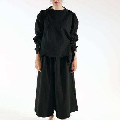 CAMICIA NERA ARROTONDATA