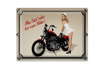 Plaque moto en tôle 40x30cm cette fille monte son propre motard 1