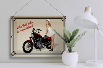 Plaque moto en tôle 40x30cm cette fille monte son propre motard 3