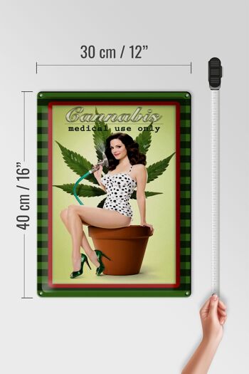 Plaque en tôle Pinup 30x40cm Cannabis usage médical uniquement 4