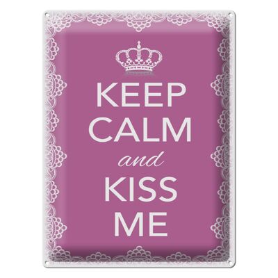 Targa in metallo con scritta "Keep Calm and kiss me" 30x40 cm