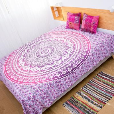 Rosa Bettdecke mit Mandala-Wandteppich