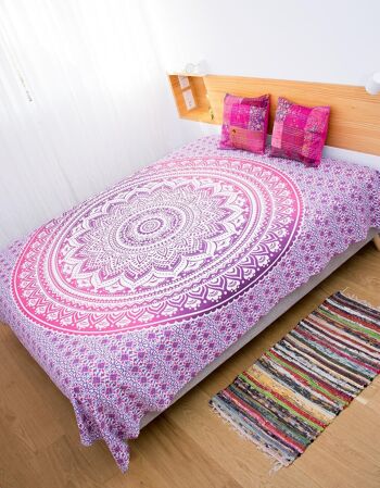 Couvre-lit rose avec tapisserie Mandala 1