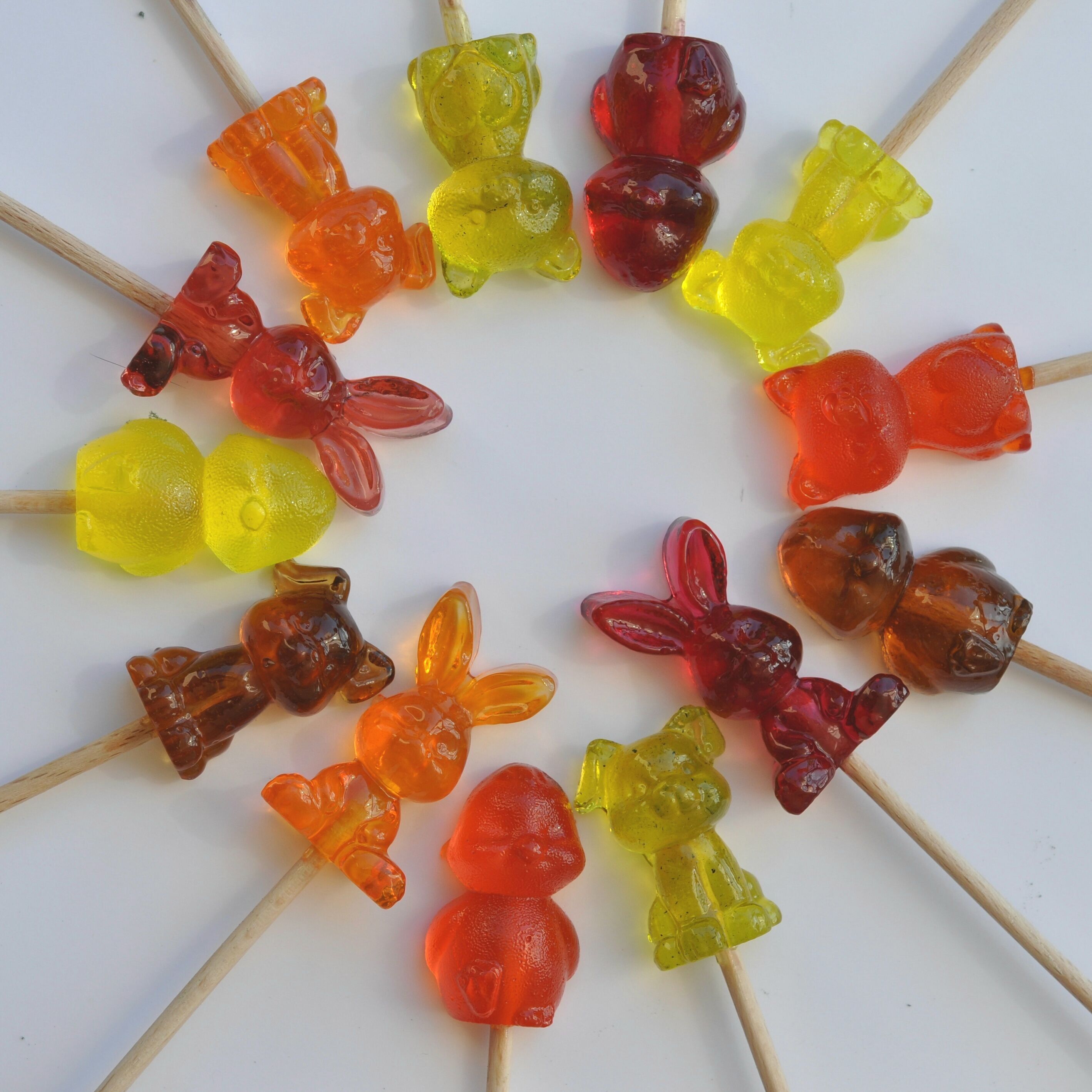 Handmade lollipops in the shape of small animals (dog, cat, rabbit, chick) - La Fabrique de Julien