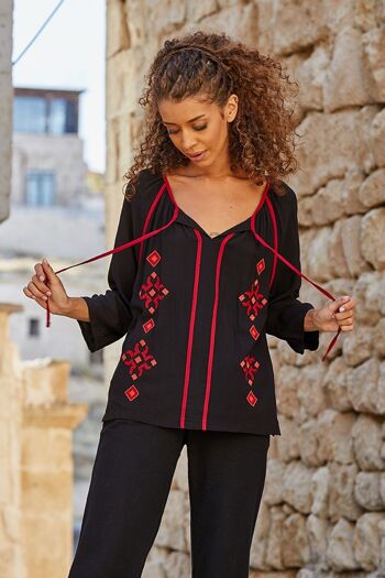 Blouse Brodée Noir 2