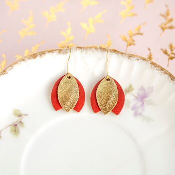 Boucles d'oreilles tulipe cuir rouge et doré 1