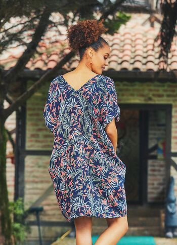 Robe d'été bleue à imprimé tropical 4