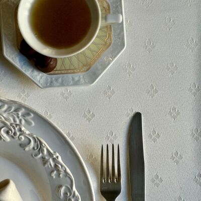 Chemin de table blanc classique avec ornement, mélange Coton-Poly | Dîner classique