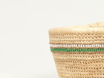 KIJANI : Paniers en feuille de palmier Doum avec perles vertes 4