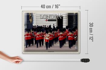 Plaque en tôle Villes Changingt the Guard Londres 40x30cm 4