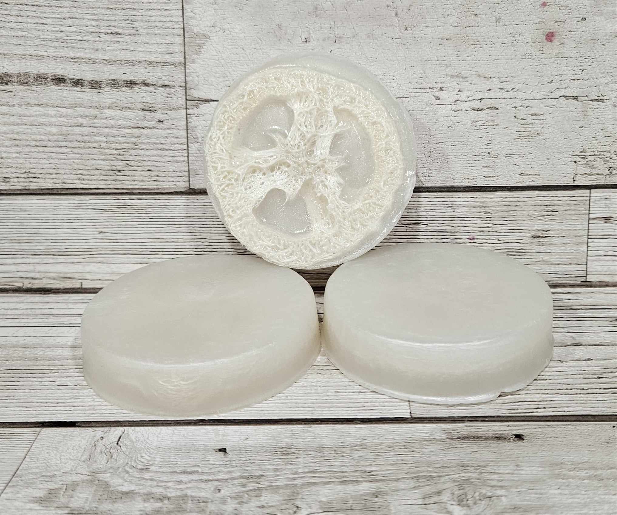 Saponetta di luffa al profumo di latte di mandorla