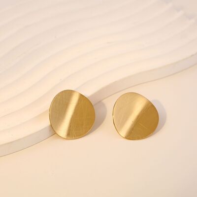 Gold earrings with round curved brushed effect plate