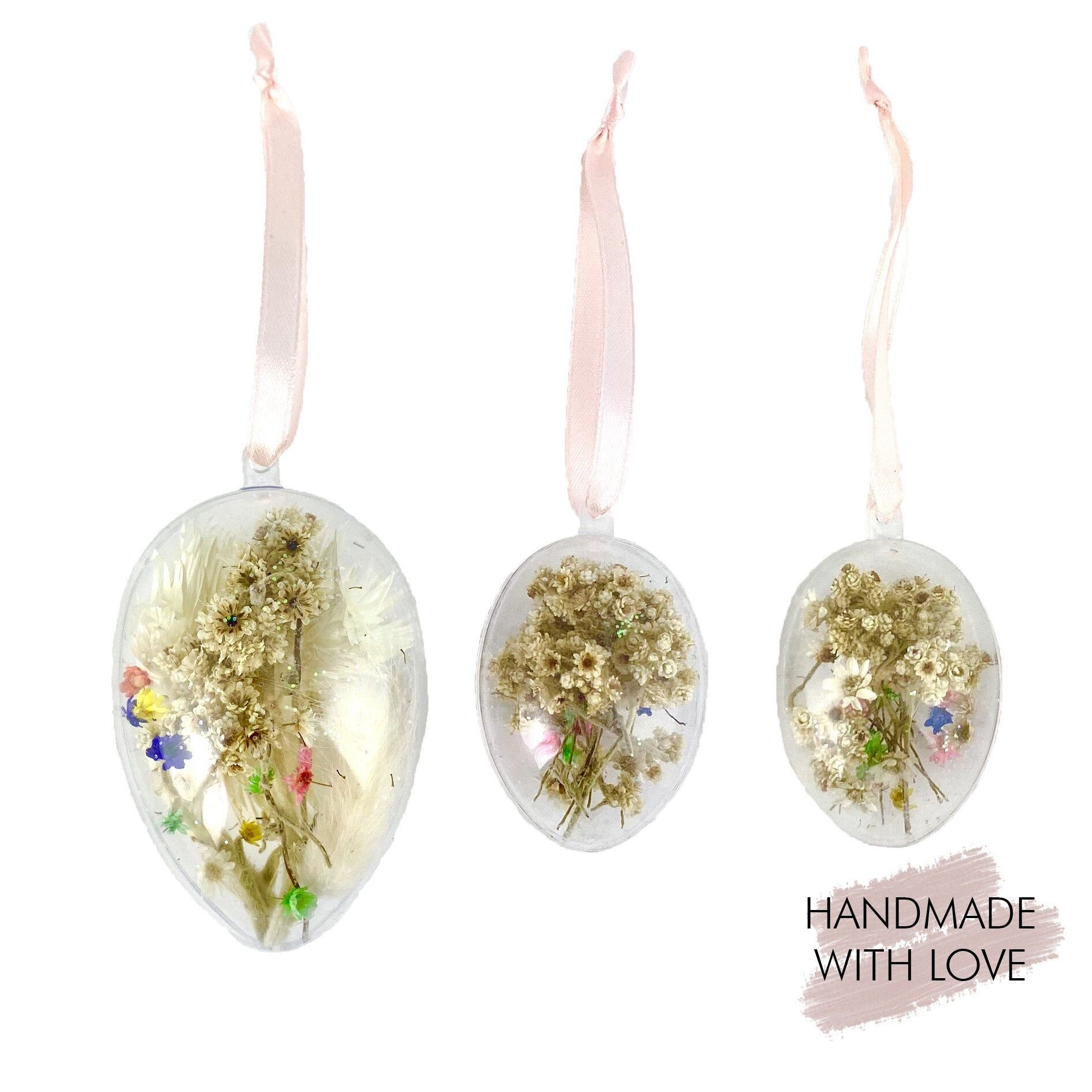 Ciondolo uovo di Pasqua con fiori secchi