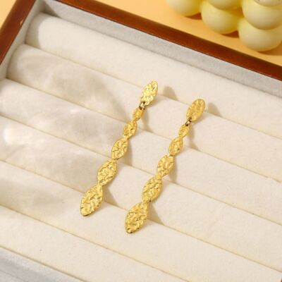 Golden oval hanging line earrings