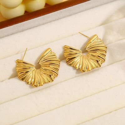 Thick half circle golden earrings