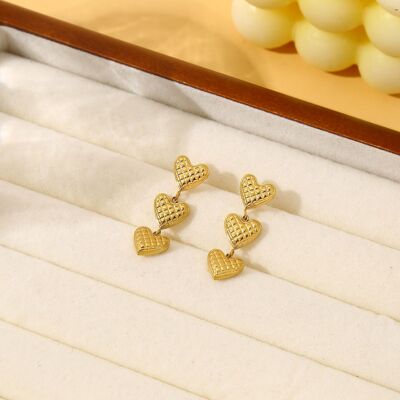 Pendientes colgantes corazón dorado