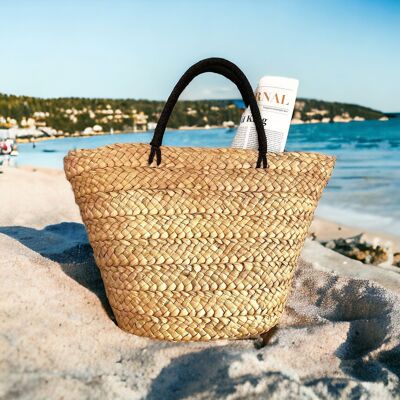 Strandhandtasche aus gewebtem Stroh mit Maisblättern
