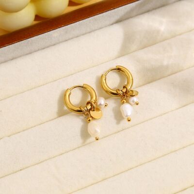 Mini hoop earrings with pearls