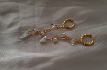 Boucles d'oreilles chaîne dorée avec perles et pierre de lune 9